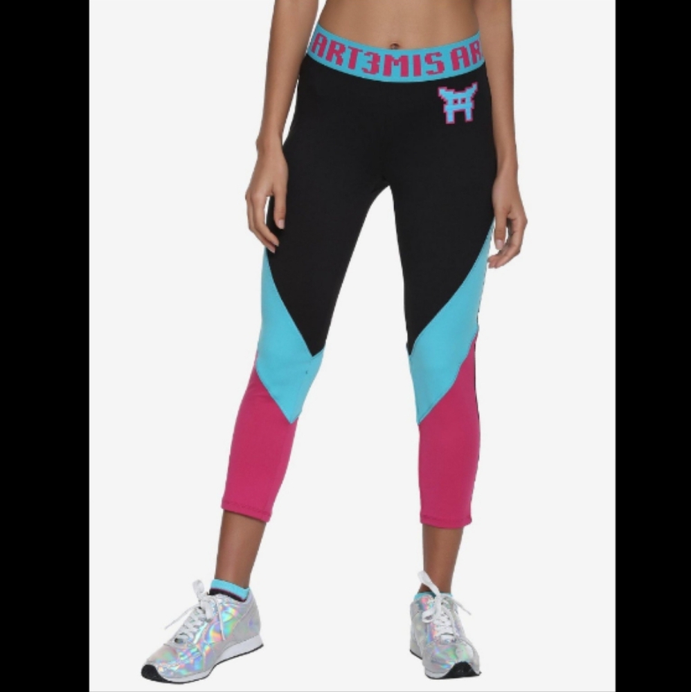 Hot Topic Ready Player One Art3mis active capris
